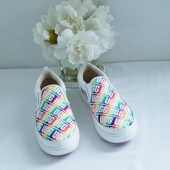 NEW UGG Caplan White Rainbow Slip On Sneakers Size 6 Kids/Youth / Size 8 Women's - Picture 3 of 14
